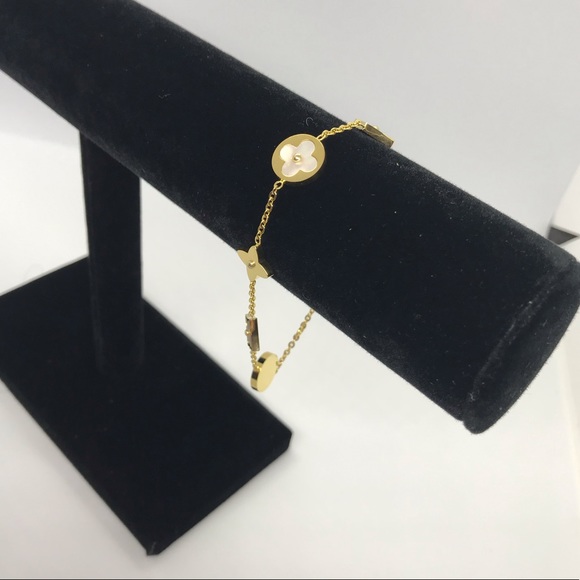 Clover Bracelet - Picture 2 of 2